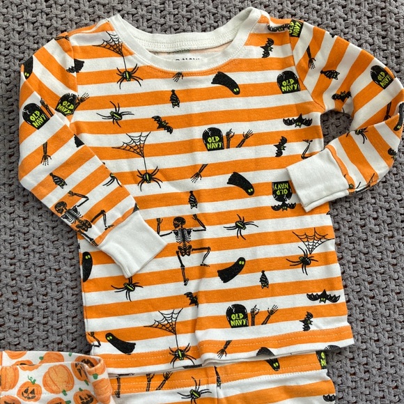 Toddler Halloween pajamas bundle - Picture 6 of 6